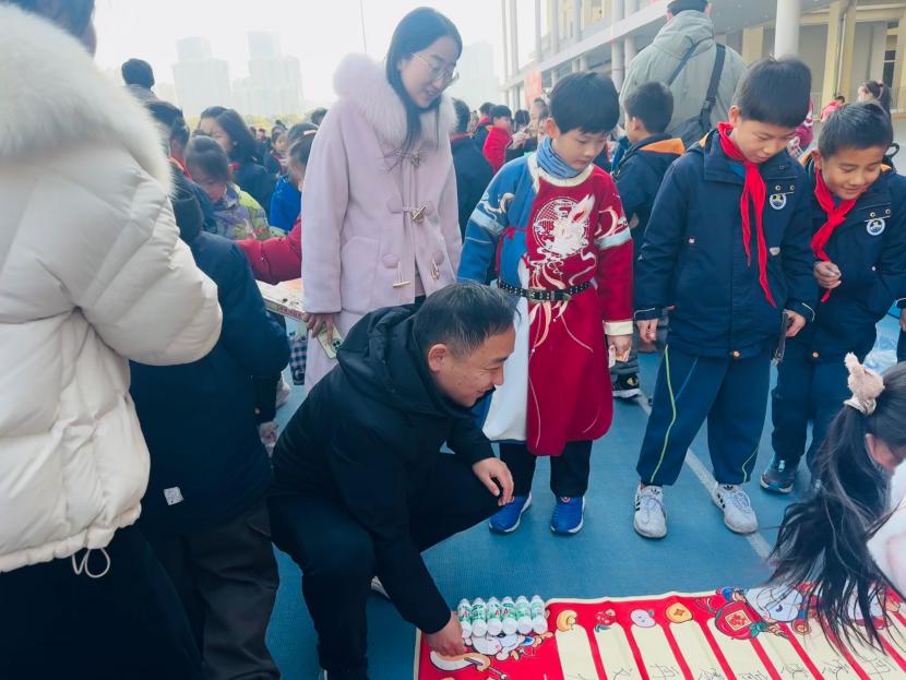 【湖畔·学生活动】巳巳如意 生生不息——2025元旦国潮市集来啦！_html_5386b233.jpg