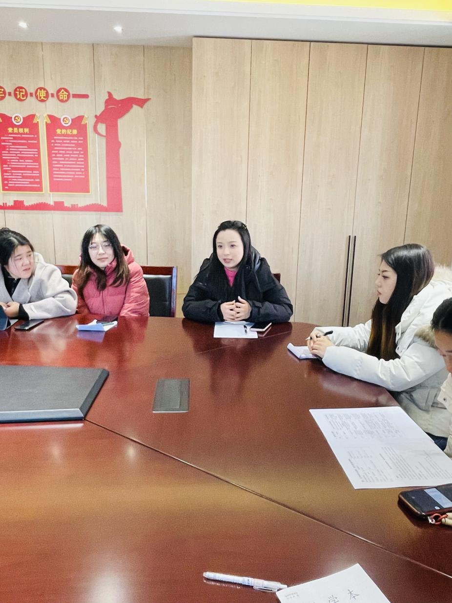【湖畔·科研引领】复盘经验，赋能科研——金陵小学（仙林湖校区）期末课题主持人会议_html_6fd3f242.jpg