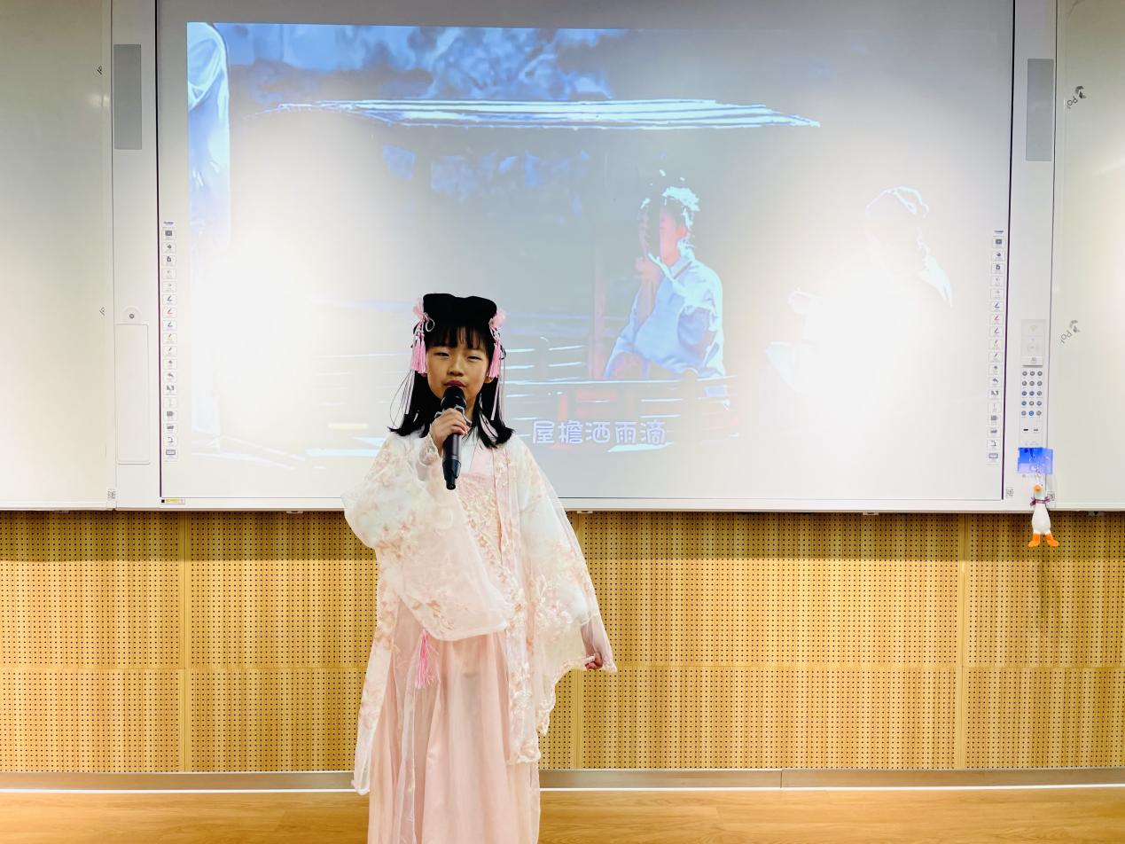 【湖畔·全学科活动周】“音”味有你，“乐”享童年——2023-2024年度第二学期艺术活动周之小百灵歌唱比赛_html_6a3bfca4.jpg