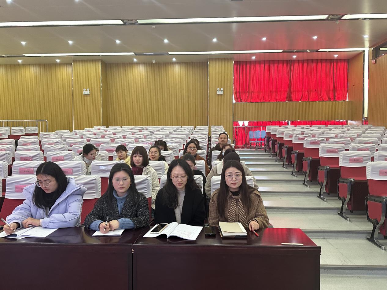 【博学广志】诗歌之光照亮心灵，美丽眼睛共赏世界人文之美——金陵小学广志路校区四年级语文第三单元集体备课活动_html_m7af32e9b.jpg