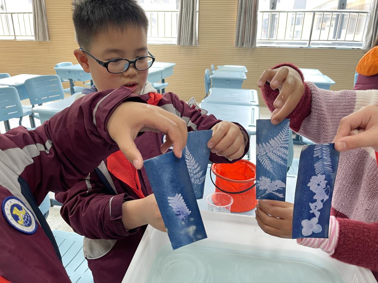 【广志特色教师】百草助力 艺趣无限-记金陵小学（广志路校区）特色教师赵晓萌_html_4159fc54.jpg