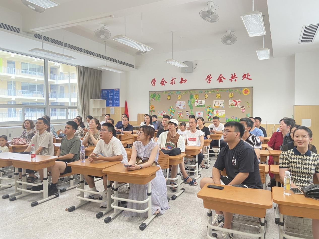 【湖畔·协同育人】同心 同向 同行——2022-2023学年第二学期期末家长会（一年级部）_html_m2f09656d.jpg