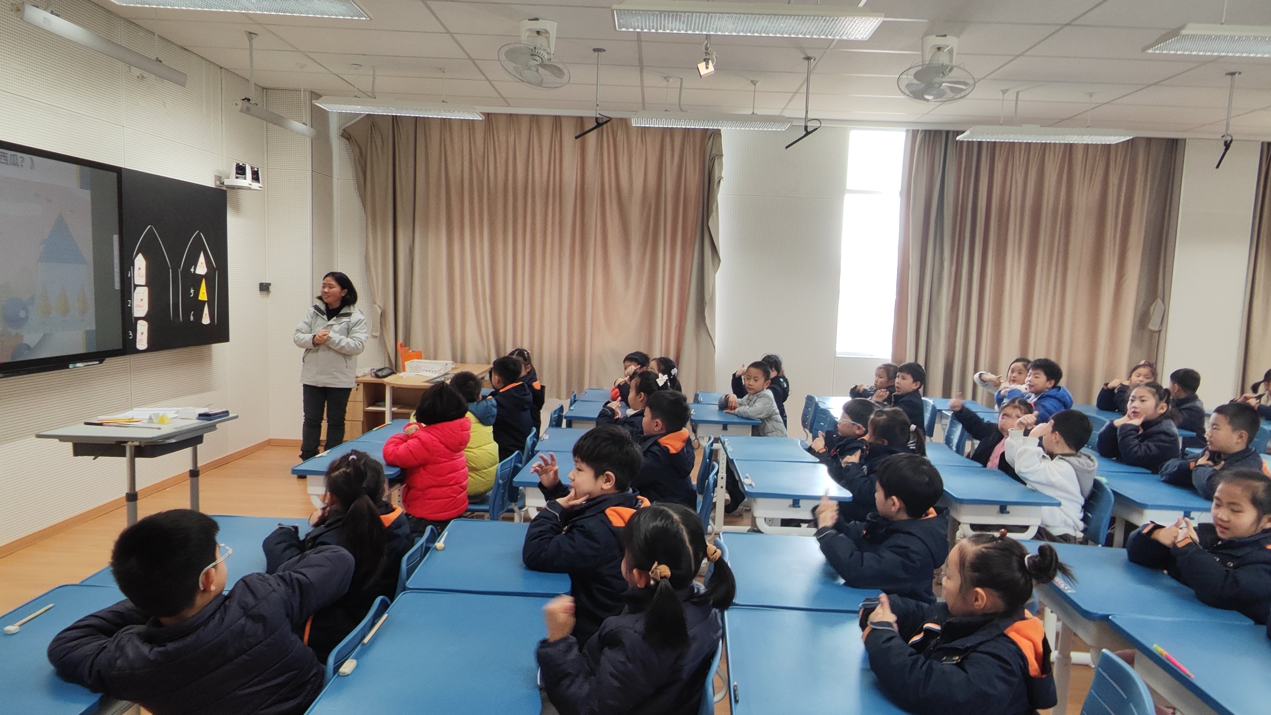 【湖畔•童话课堂】“故事点燃兴趣，动手实践真知”——数学故事汇之课例研讨（151）_html_m2e130171.jpg