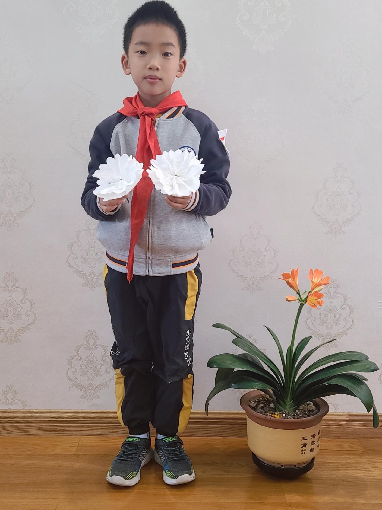 【博学广志】清明云祭扫 丰碑励童心——金陵小学广志路校区清明节云端祭扫活动(1)_html_m34f2c906.jpg