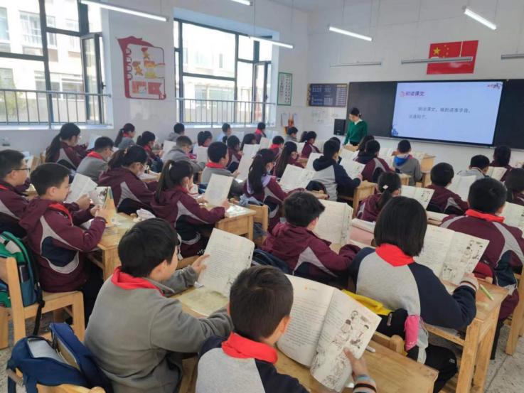 【博学广志】研学并进，教研相长——金陵小学广志路校区语文组校本教研活动_html_m5b4bb75c.jpg