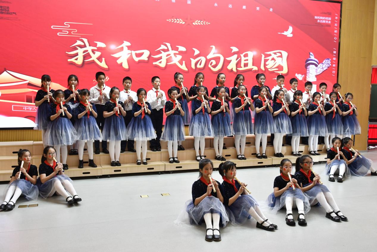 2_【博学广志】笛韵悠悠伴成长——栖霞区第三届中小学课堂小乐器合奏比赛_html_m39bd5d2e.jpg