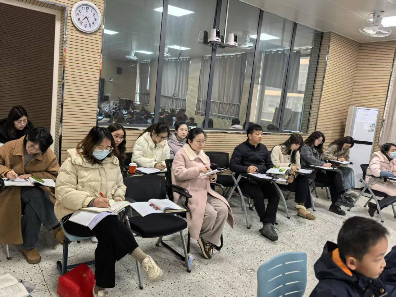 【博学广志】读好课文，做好伙伴——金陵小学广志路校区语文组校本研修活动_html_2c5650a7.jpg