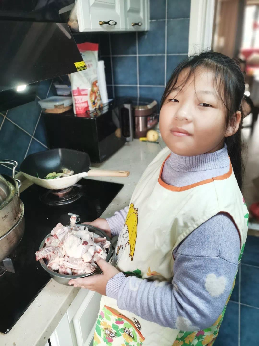 【博学广志】劳动践于行，美德润于心_html_69b86d91.jpg