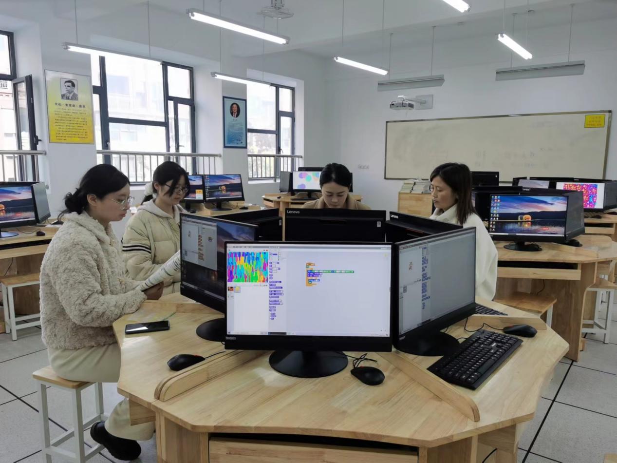 【博学广志】让思维可见 促学习发生——金陵小学广志路校区信息组校本主题研训活动_html_m1513befc.jpg