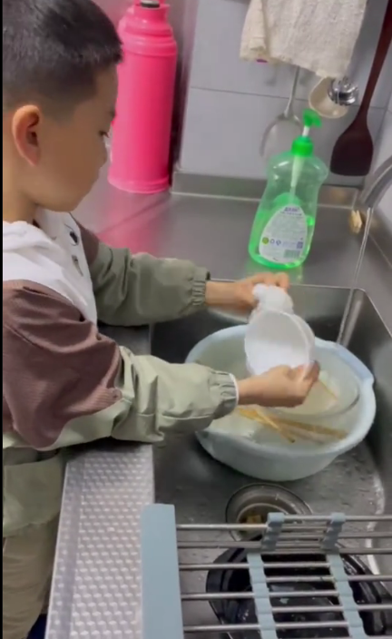 【博学广志】劳动创造美好 成长如期而至——记金陵小学广志路校区二年级劳动教育实践活动_html_m1b19074a.png