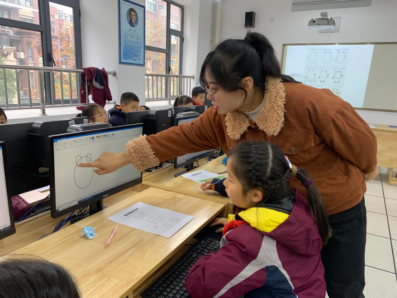 【博学广志】向新而研，以研促教--金陵小学广志路校区信息组校本主题研训活动_html_m775cf075.jpg