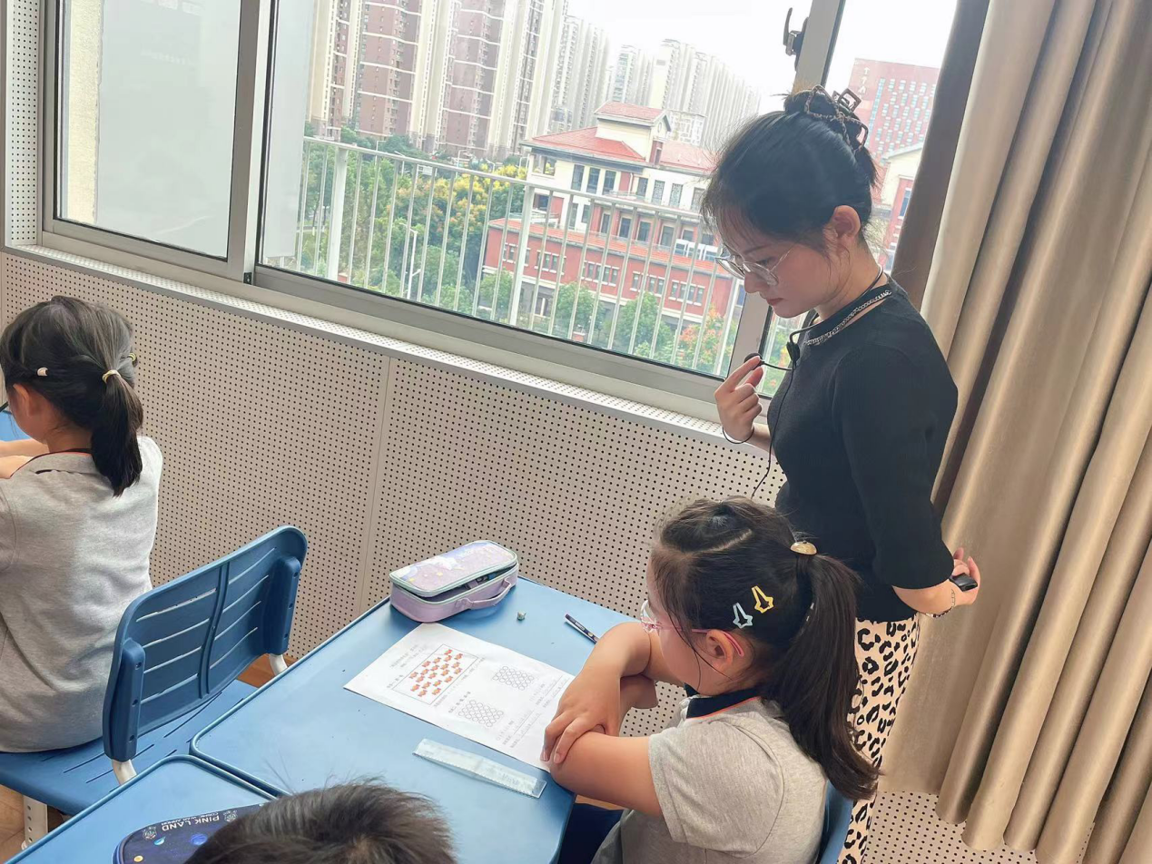 【湖畔·童化课堂】关注运算一致性 落实乘法初认识——数学校本研修之课例研讨（176）_html_2d224a7e.png