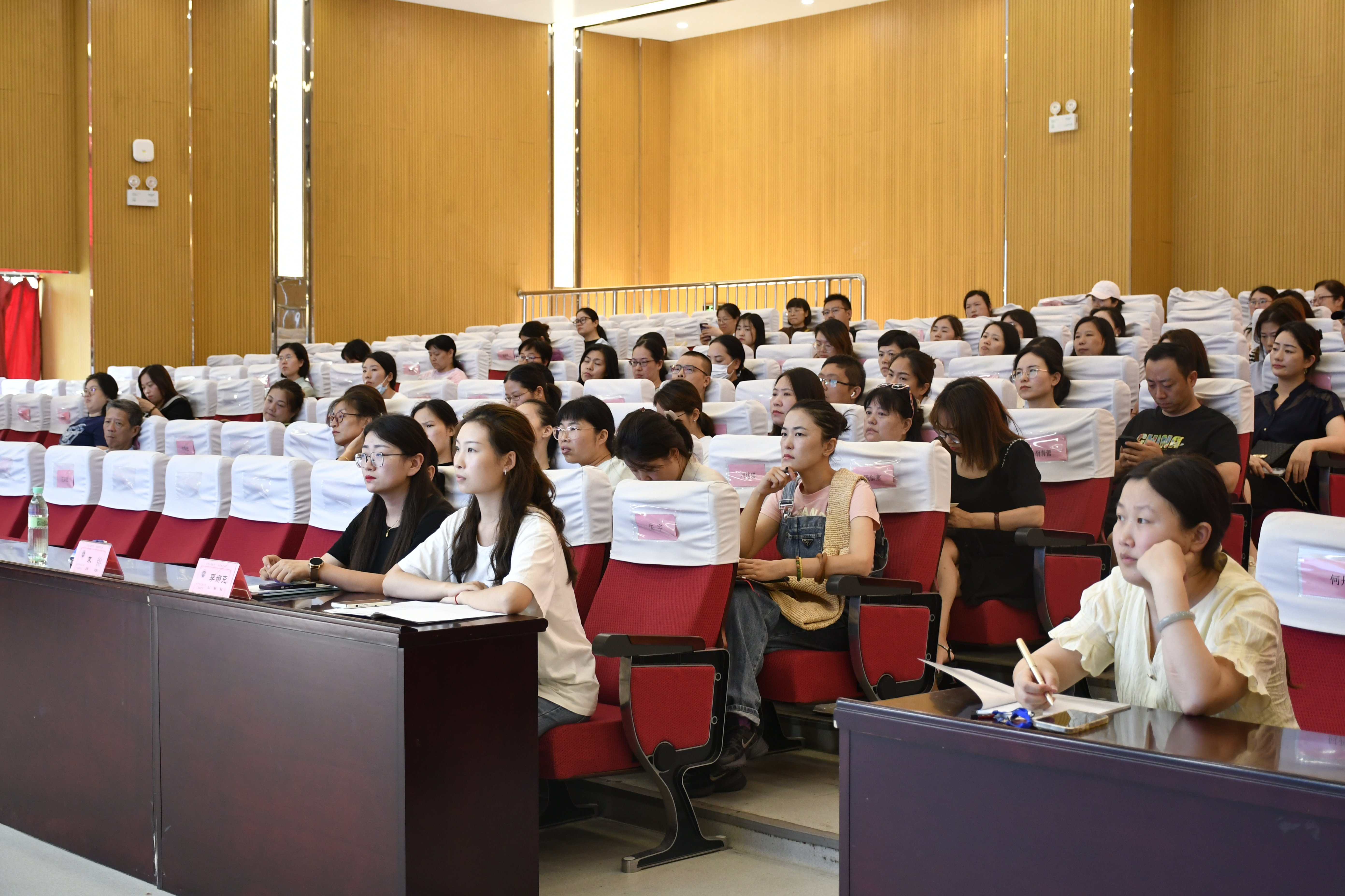 【博学广志】家校携手启“心”程，润心赋能开新篇——记金陵小学（广志路校区）家长学堂暨心理医学科普讲座_html_m5f232de0.jpg