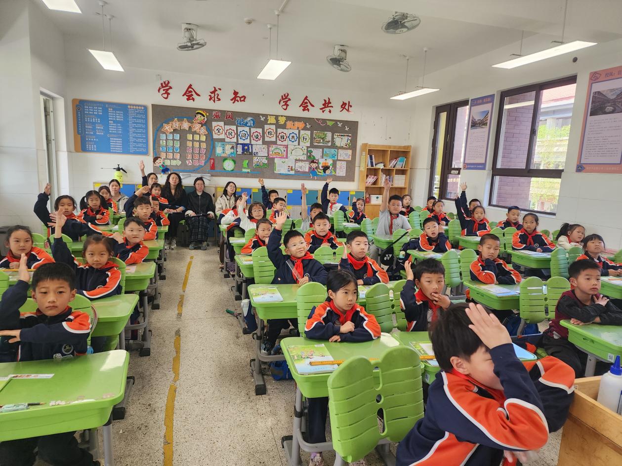【湖畔·童化课堂】“量”从度中来  “感”从悟中来——数学校本研修之课例研讨（253）_html_27ea8da4.jpg