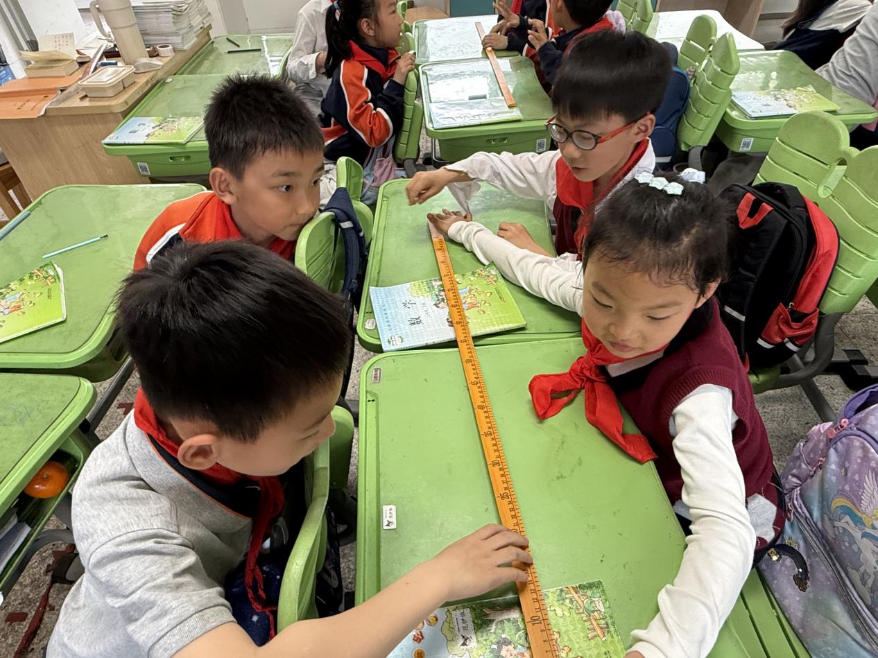 【湖畔·童化课堂】多维体验，探“分米”之妙——数学校本研修之课例研讨（251）_html_m5a51733b.jpg