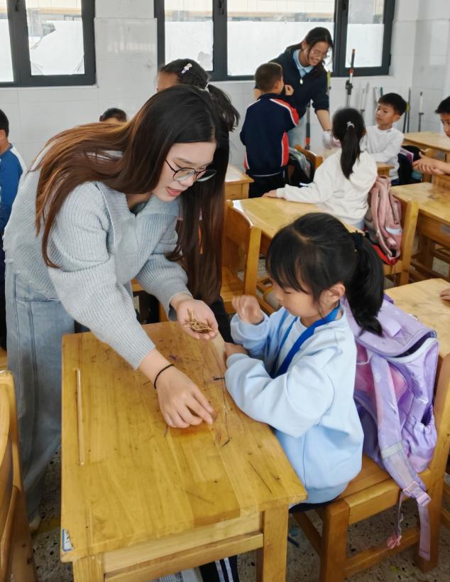 【博学广志】百草润童心 药香满校园——南京中医药大学科普讲座进校园_html_m432b10ad.jpg