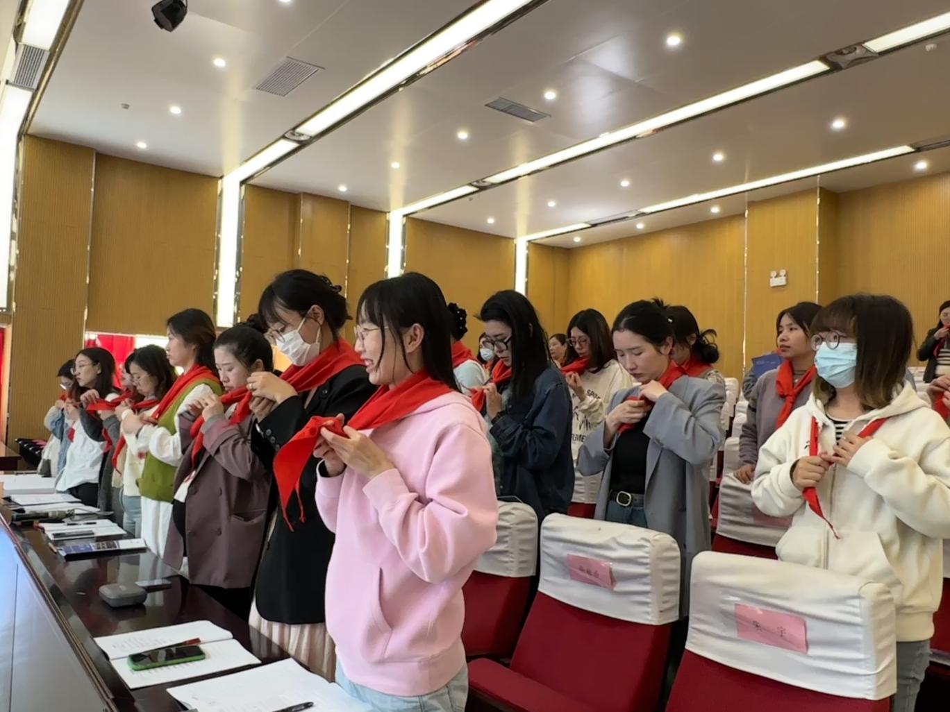 【红领巾宣讲】专业赋能促成长，队旗引领新征程——南京市金陵小学（广志路校区）中队辅导员专题培训活动_html_14c6ed63.jpg