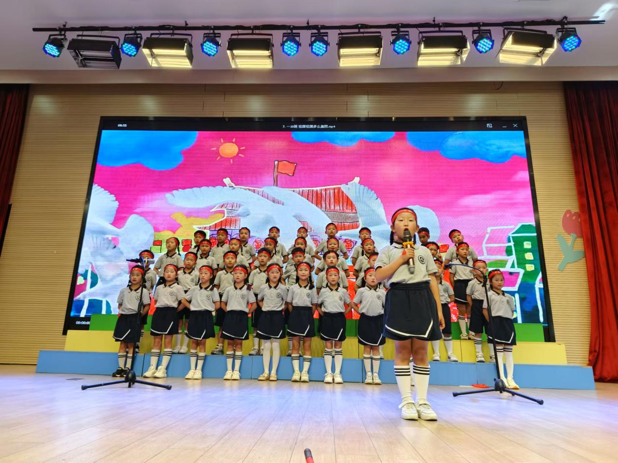 【湖畔·学生活动】“红领巾爱祖国●闪闪发光的你”——合唱比赛一年级专场_html_m15ffacec.jpg
