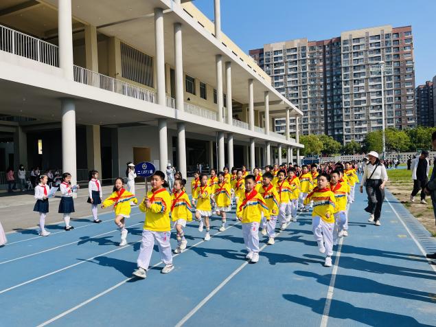 【湖畔·学生活动】“运动展风采，健康向未来” ——金陵小学（仙林湖校区）2023—2024学年春季运动会（二年级）_html_26b86f02.jpg