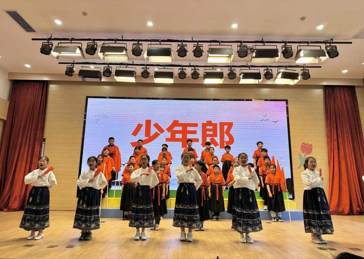 【湖畔·学生活动】“红领巾爱祖国——最好的我们”合唱比赛五年级专场_html_m7dd68a98.jpg