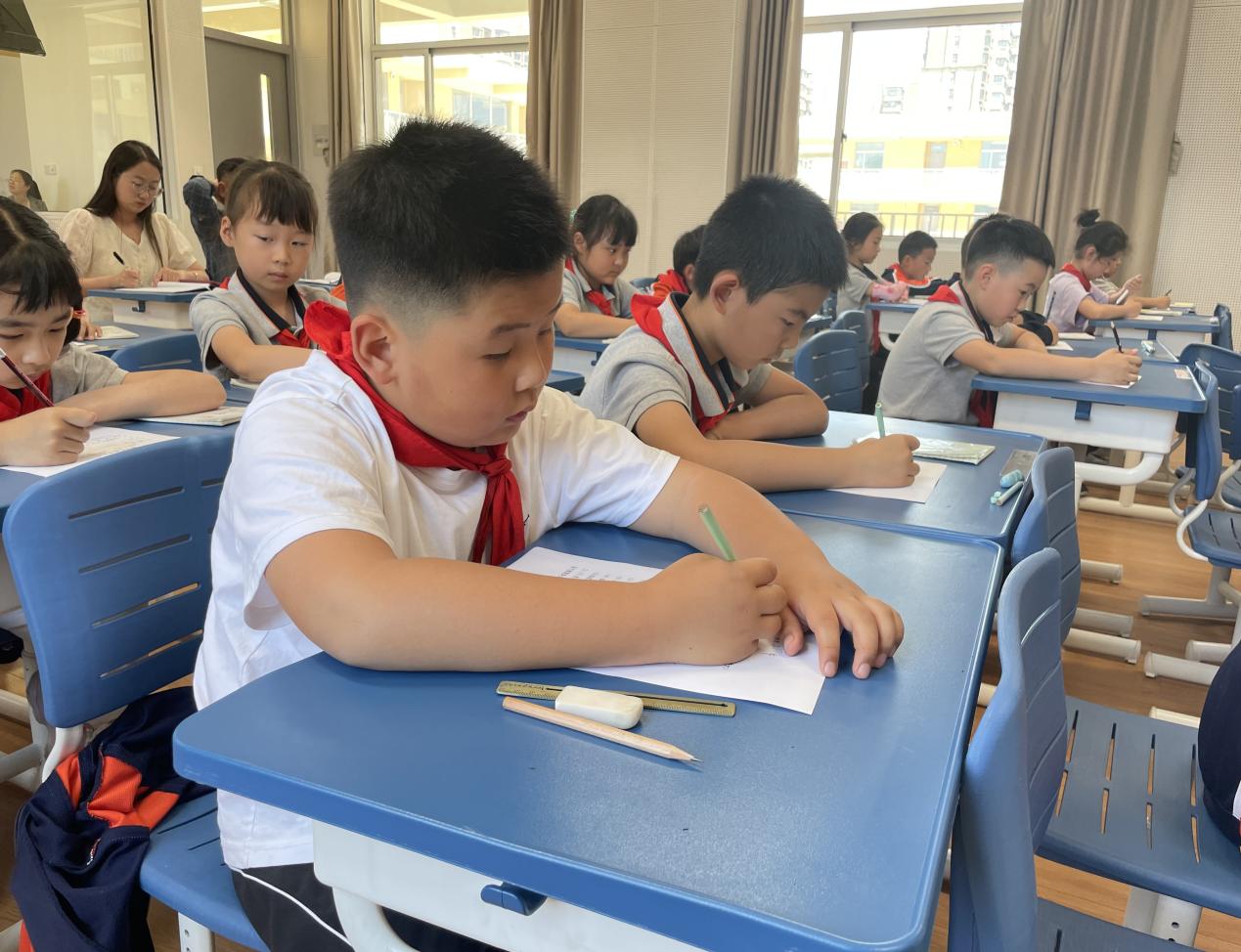 【湖畔•童化课堂】以课促练 以思促学——数学校本研修之课例研讨（206）_html_m644d32bb.jpg
