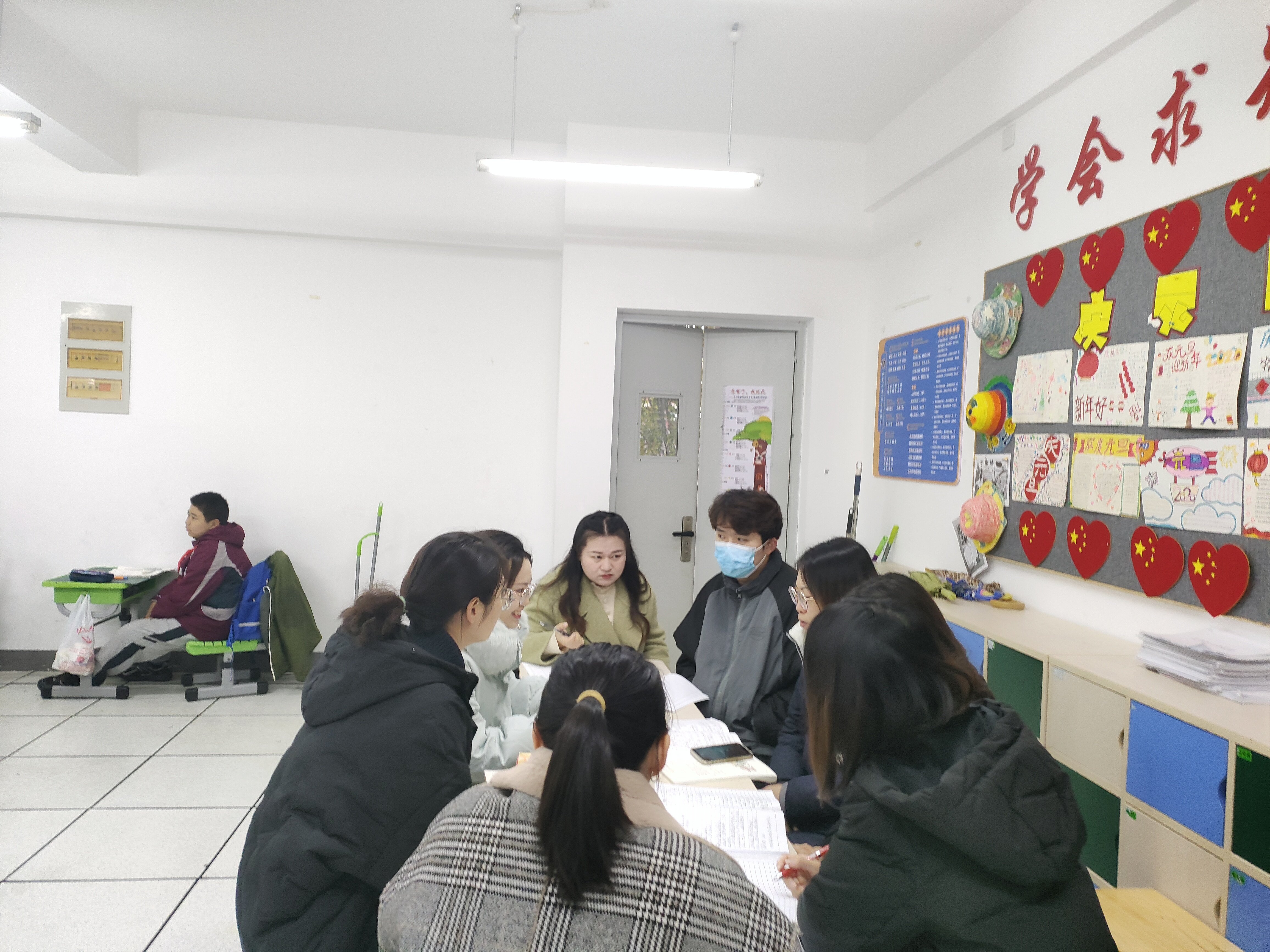 【湖畔·童化课堂】以研促教 赋能课堂——五年级语文组校本研修_html_m62ab63c8.jpg