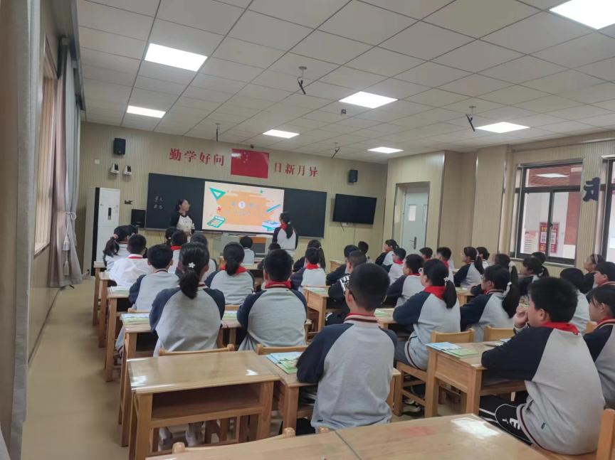 【湖畔·童化课堂】关注“数之联系”，落实“数之应用”——数学校本研修之课例研讨（226）_html_m5bbc4a76.jpg