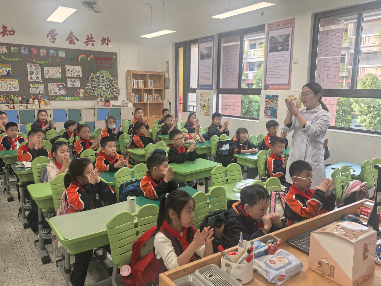 【湖畔·家校共育】关注秋季传染病，掌握预防小知识——二（21）班家长课堂_html_246f0bee.jpg