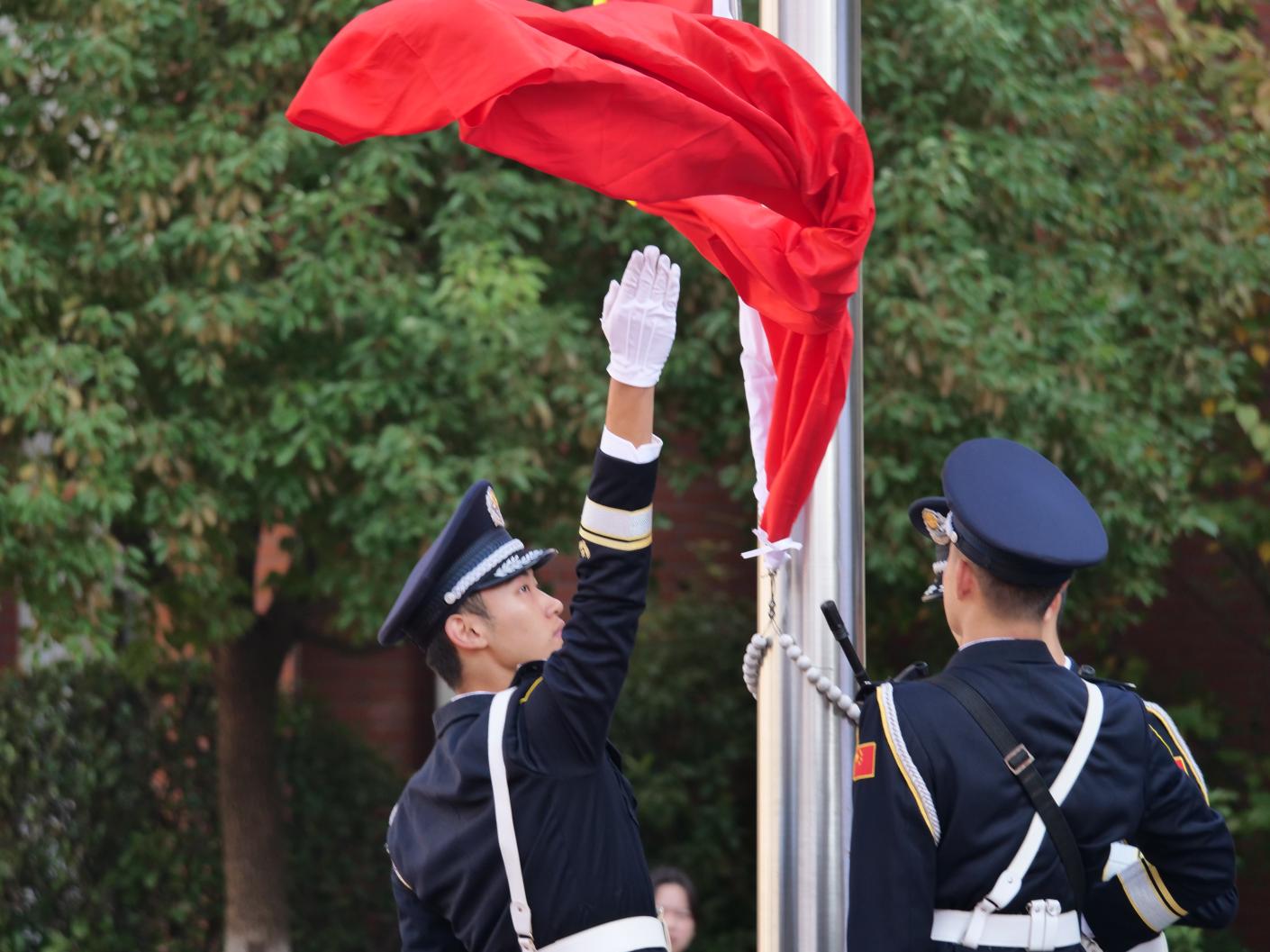 【湖畔·学生活动】“做自己的冠军”——2024—2025学年秋季运动会开幕式_html_e63f988.jpg