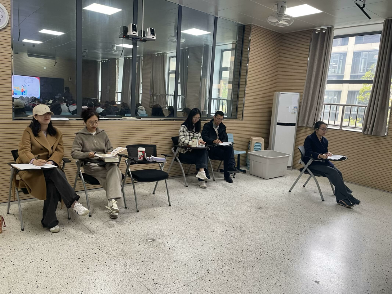 【博学广志】语篇巧融绘本 凸显主题意义—金陵小学（广志路校区）英语组校本研修活动（四）_html_m592a3c72.png