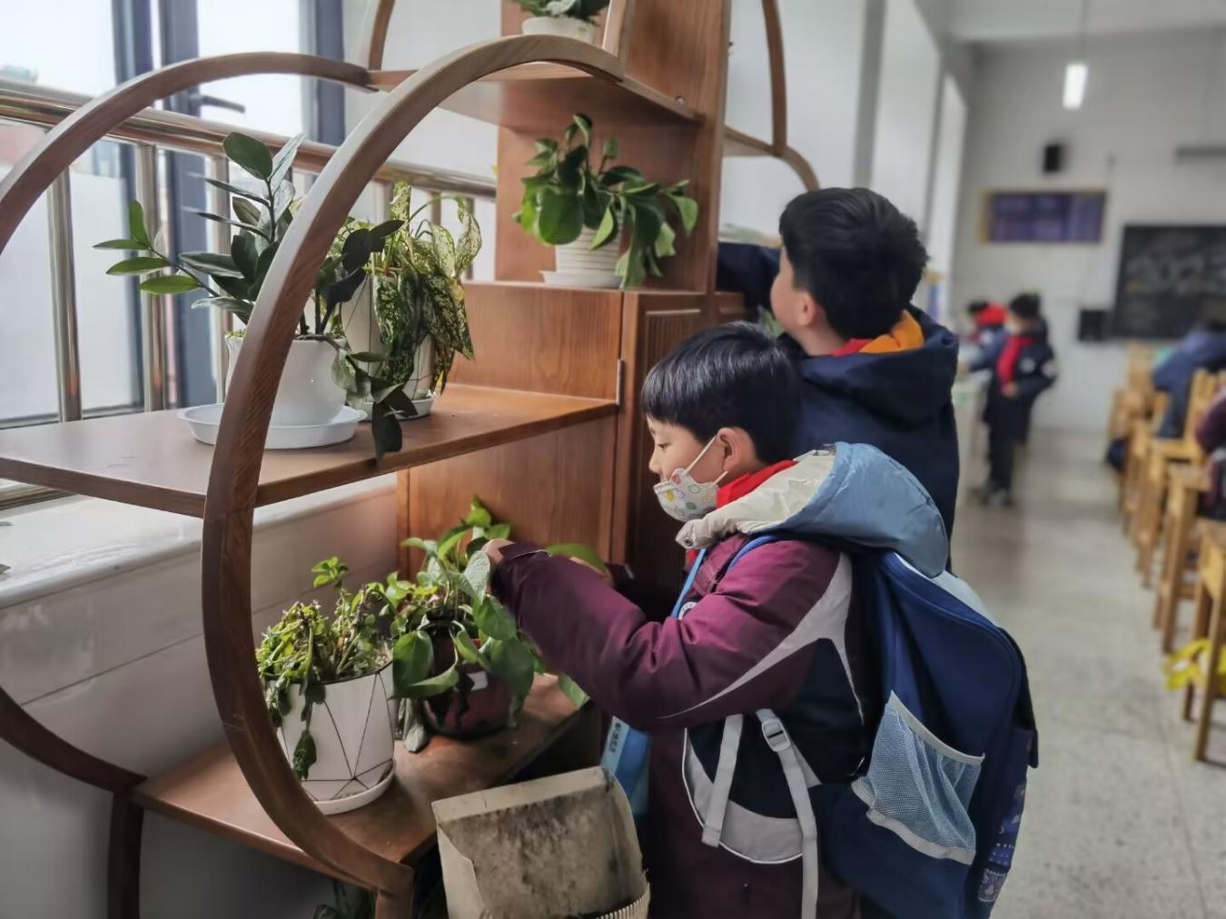 凝心聚力走在前 扬帆起航开新局(1)_html_m1b6444dc.jpg
