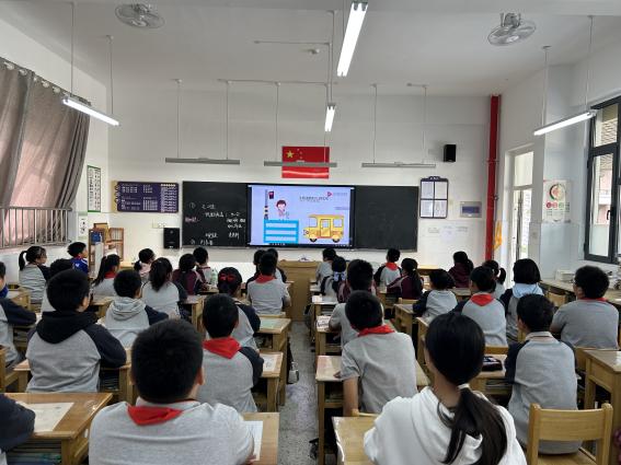 【博学广志】警钟长鸣 防患于未然——记金陵小学（广志路校区）开展应急疏散演练活动_html_71e4f8ef.jpg