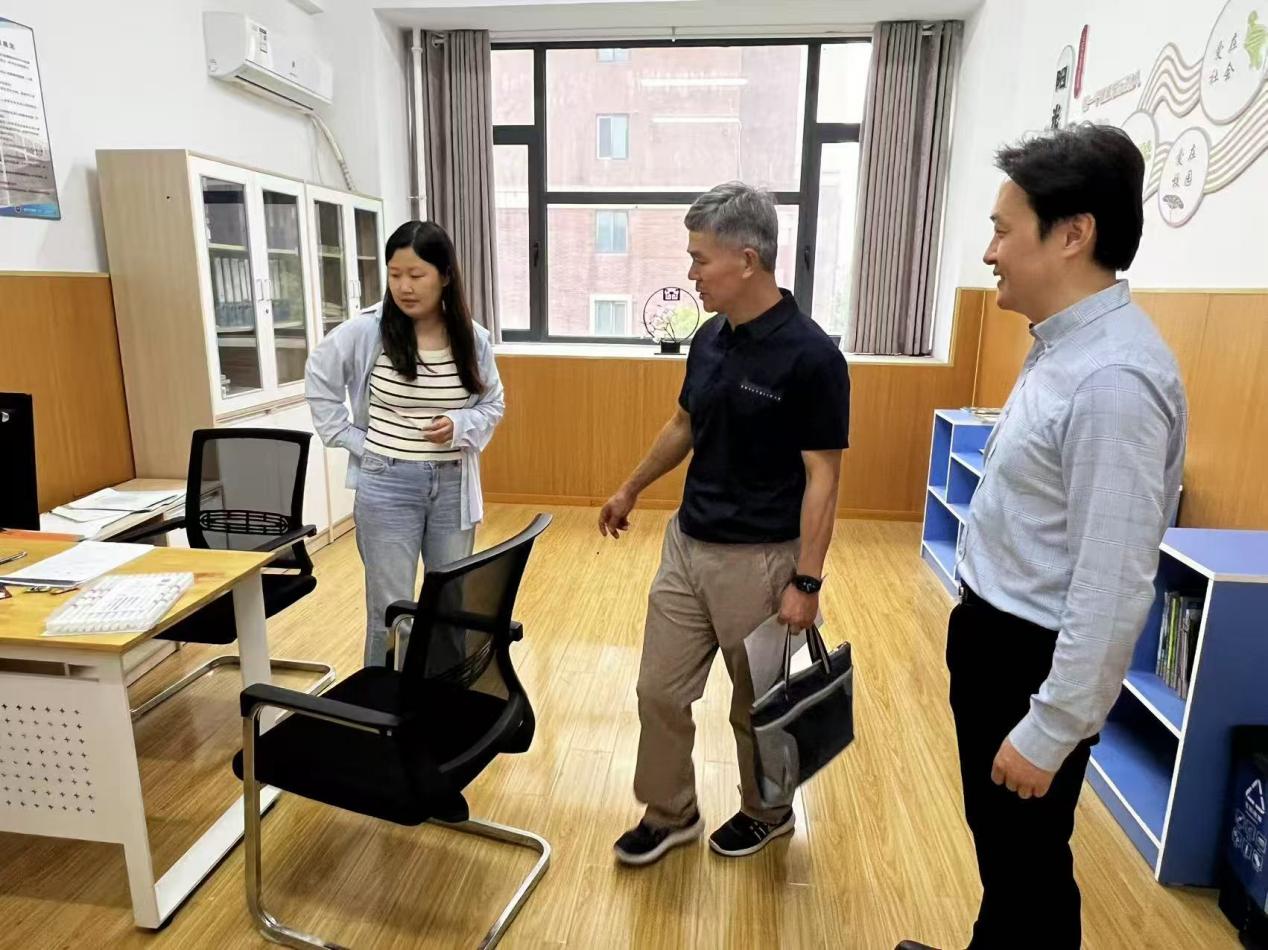 【博学广志】聚焦安全建设 提升安全意识——栖霞区责任督学莅临我校开展5月份专项督导(2)_html_m2dca781.jpg