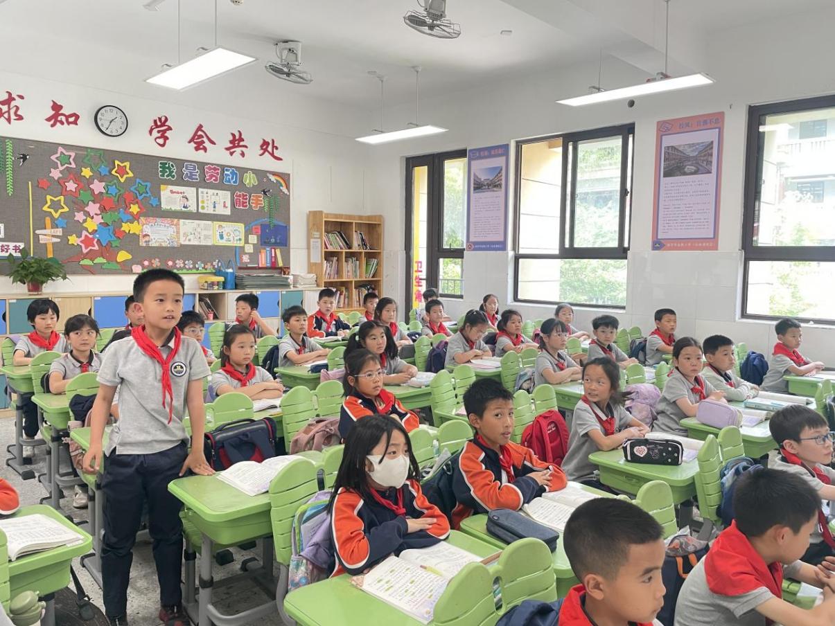 【湖畔·童化课堂】童心探语文，妙趣启新思——记金陵小学（仙林湖校区）二年级语文组教研活动_html_m52f37a0b.jpg
