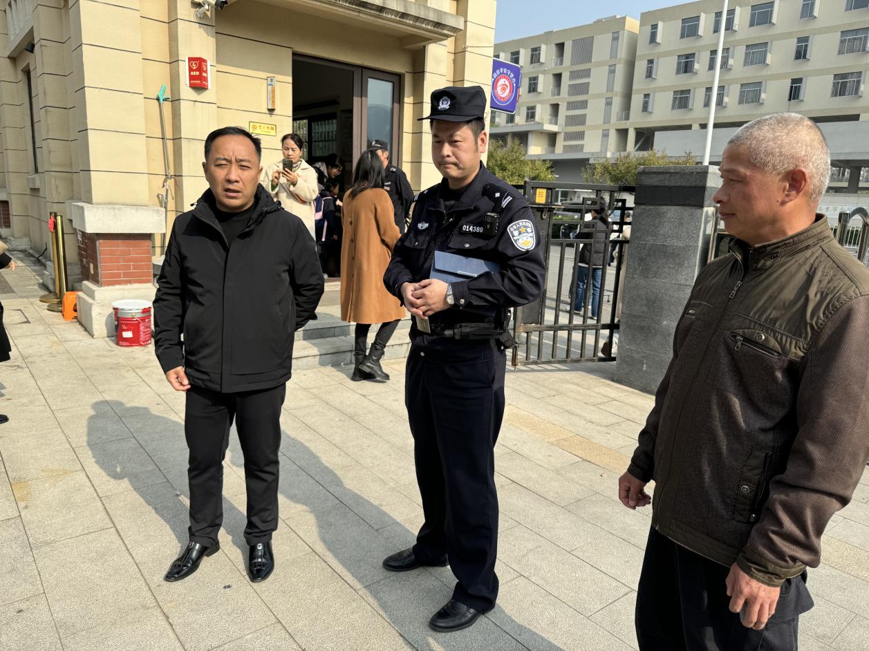 以“演”驻防，临“暴”不乱_html_m388ef80e.jpg