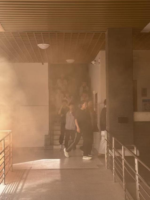 防震减灾育于心 安全演练践于行_html_2d985767.jpg