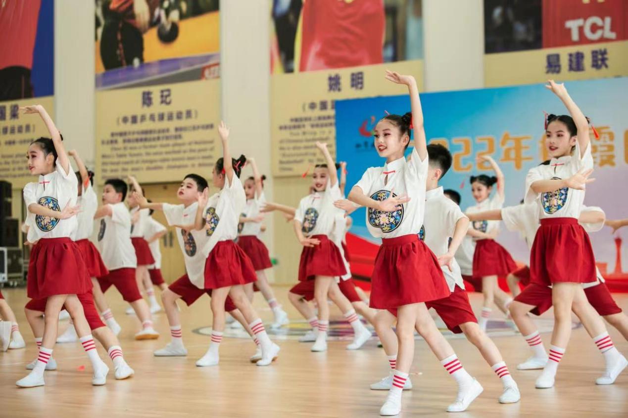 【博学广志】细微之处见风范，毫厘之优定乾坤——祝贺金小广志路校区在2022年栖霞区小学生集体舞比赛中荣获第一名(1)(1)(1)_html_m7f19cc69.jpg