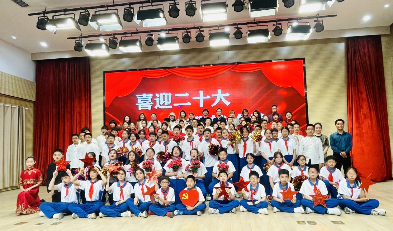 【湖畔光影】喜迎二十大 红歌献给党——六年级红歌合唱比赛_html_m7174292e.jpg