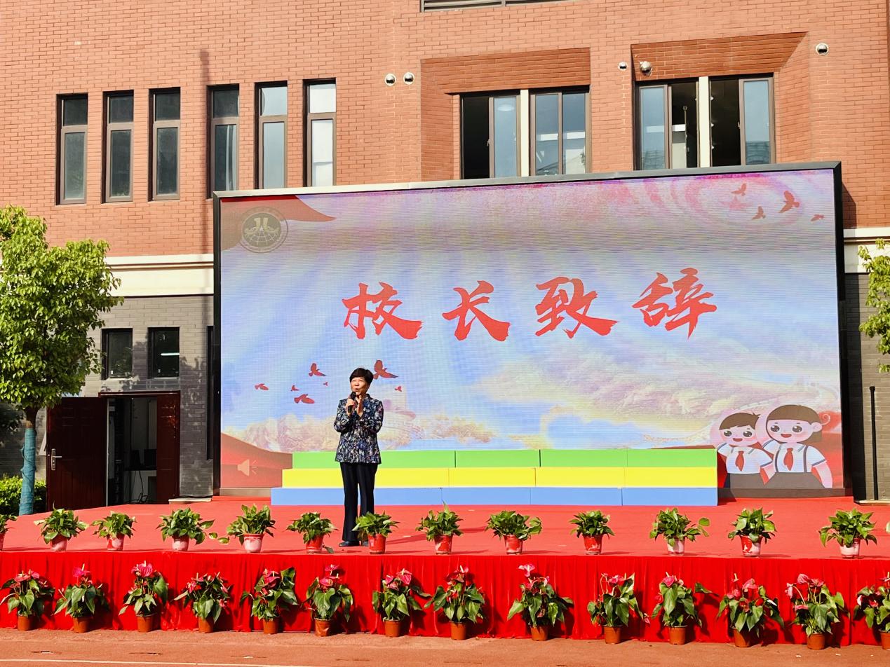 【湖畔光影】喜迎二十大 红歌献给党 六一儿童节_html_72d9a786.jpg