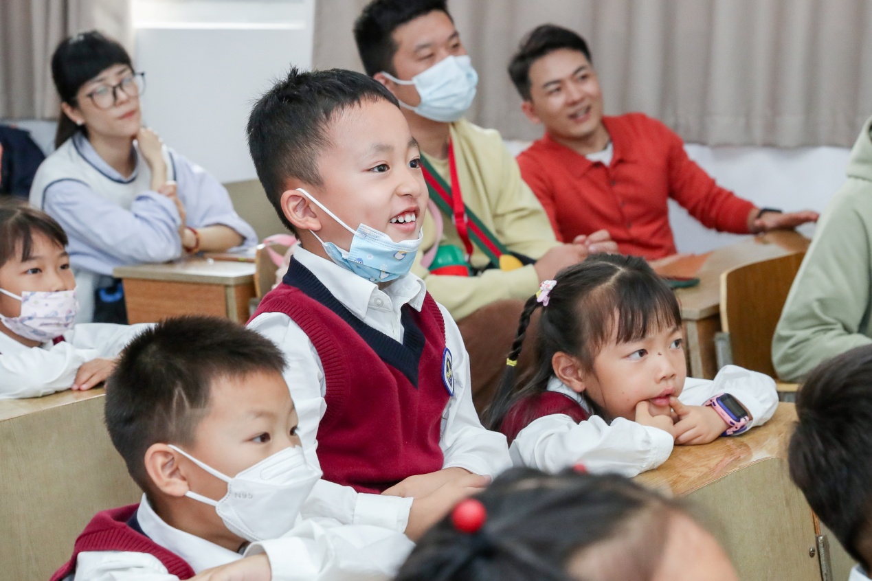 【湖畔·红领巾】红领巾寻访伟大成就（五十四）——走进生命科学，探索自然奥秘2023级5班寻访纪实_html_m2d13504d.jpg