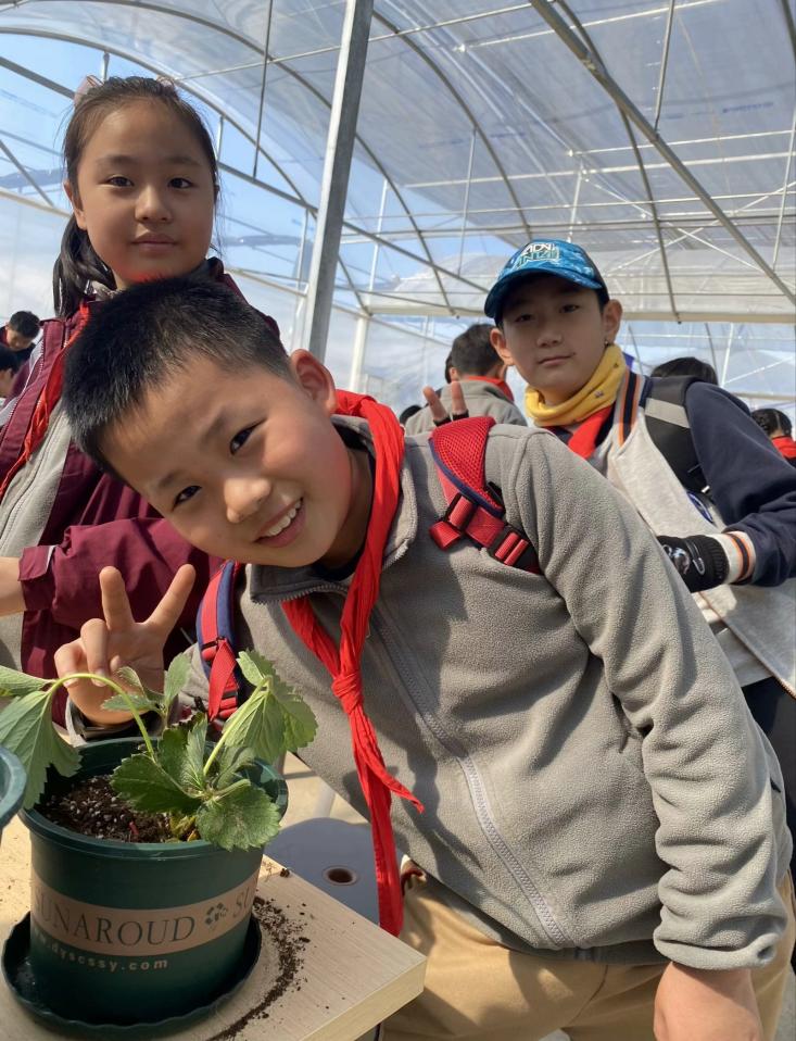 【湖畔·学生活动】探秘农场 劳动“趣”秋游——金陵小学（仙林湖校区）五年级秋季综合实践活动_html_28f4dec6.jpg