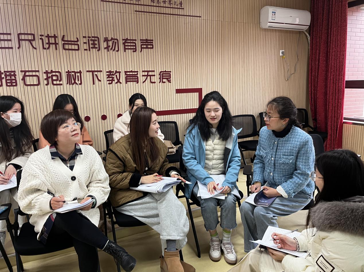 【湖畔·童化课堂】以故事教学，促学科育人——英语校本研修之课例研讨_html_563f050f.jpg