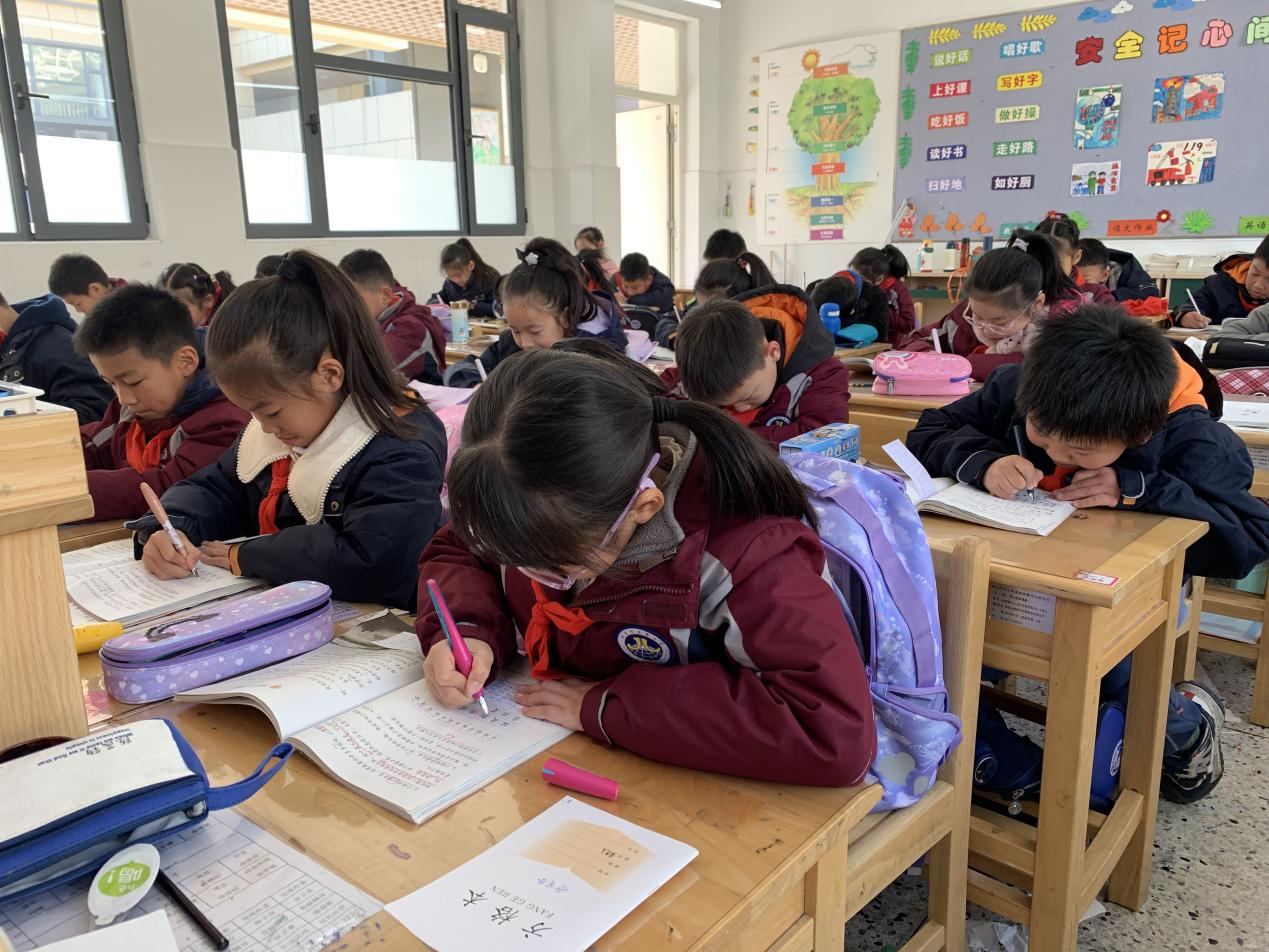 【博学广志】“跟着课本去旅行”之游览“海滨小城”——金陵小学广志路校区三年级语文组教研活动_html_m12ad1e7b.jpg
