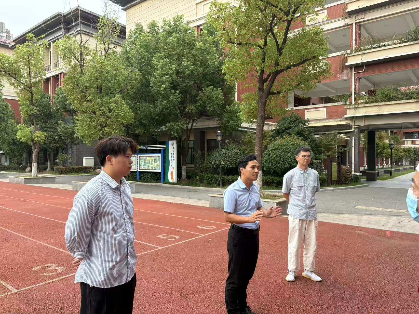 【湖畔·共佑安全】聚焦油锅火情处置  消防演练扎实推进_html_m792504b1.jpg