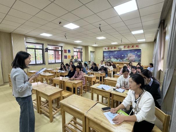 【湖畔·童化课堂】关注“结构”，落实“素养”——数学校本研修之课例研讨（224）_html_mf310cbd.jpg