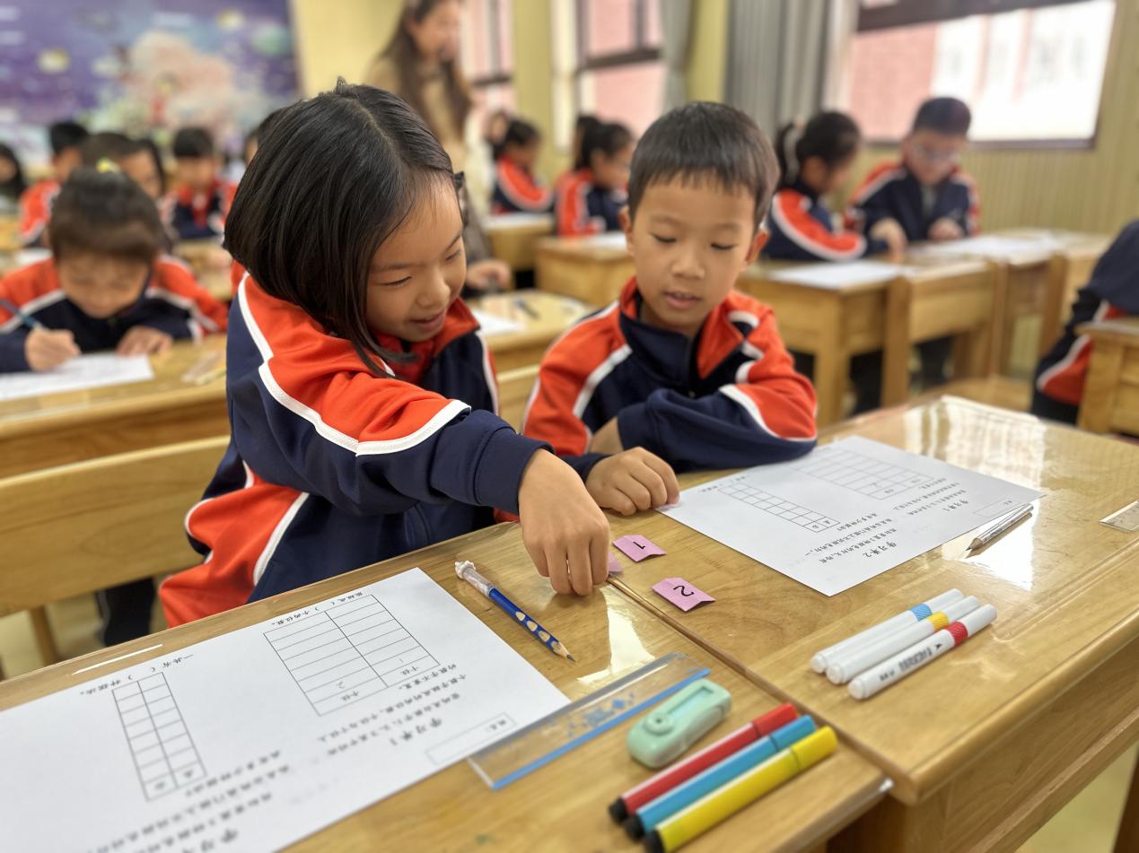 【湖畔·童化课堂】教而有思，研而有行——数学故事汇之课例研讨（148）_html_m4cd6d857.jpg
