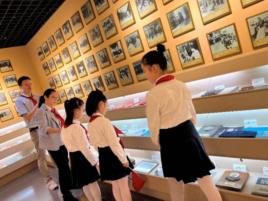 【红领巾寻访】喜迎二十大，共筑强军梦——南京市金陵小学红领巾走进临汾旅共庆“八一”建军节活动_html_m25e2a5c9.jpg
