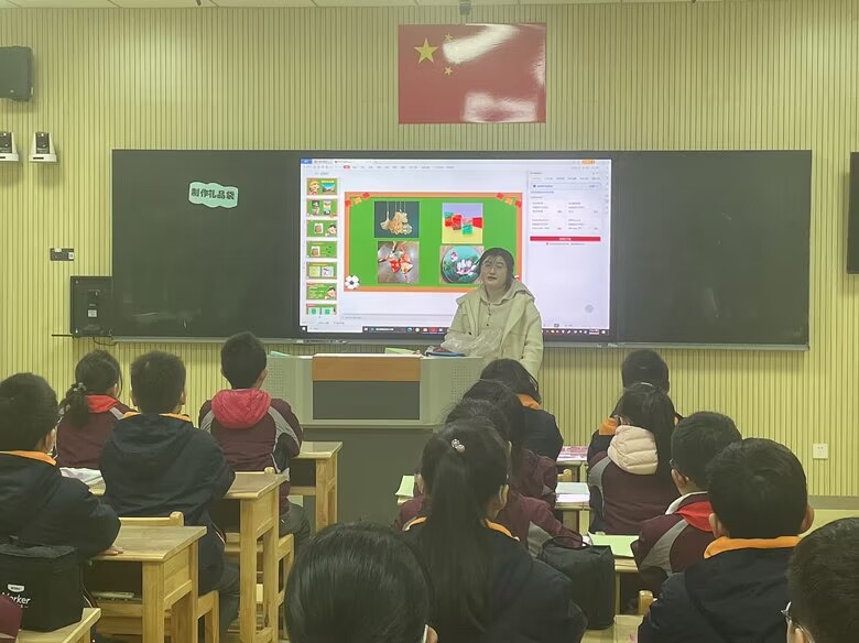 【湖畔·童化课堂】巧手课堂赋能成长 同课异构展师生风采——金陵小学（仙林湖校区）劳动主题赛课活动_html_m6ff8aa51.jpg