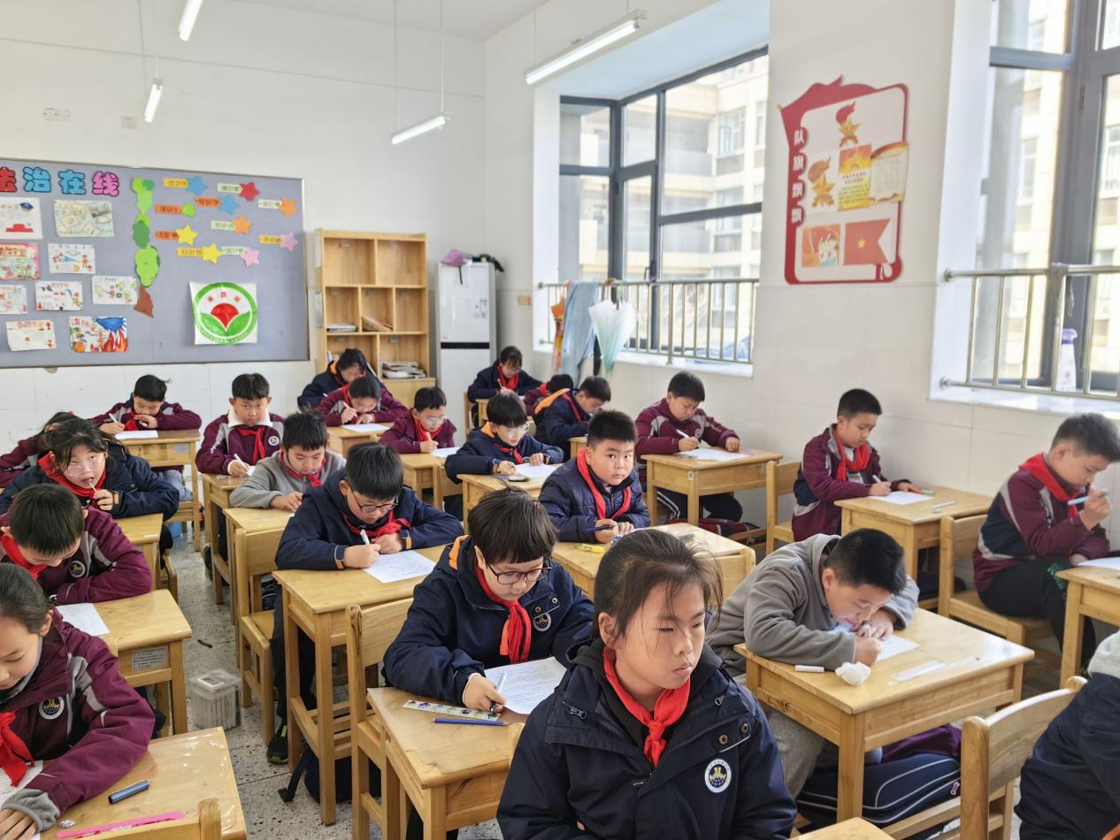 【博学广志】书香润童心，阅读竞风采——记金陵小学广志路校区四年级语文阅读周系列活动_html_m1a659dae.jpg
