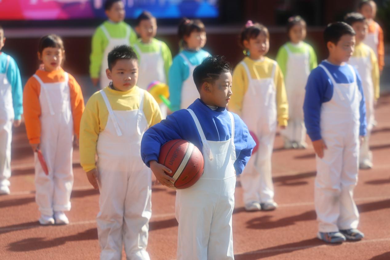 【湖畔·家校共育】“乘亚运之风  展运动风采”——金陵小学（仙林湖校区）2023—2024学年秋季运动会开幕式_html_m5083c3b1.jpg